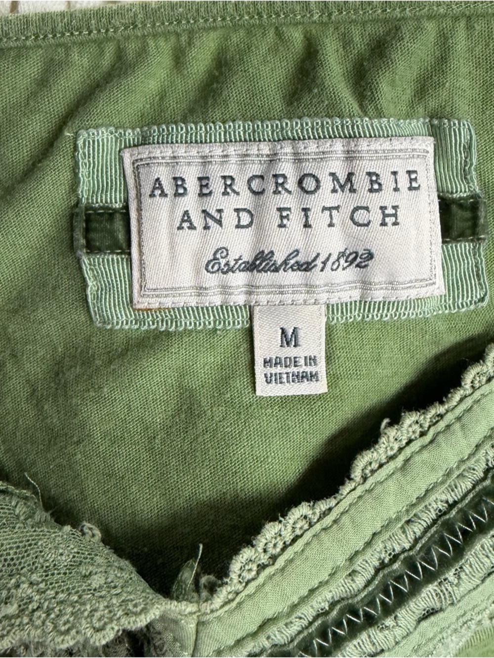 Vintage Y2K Abercrombie Green Lace Trim Camisole Tank Top Size Medium - Picture 5 of 6